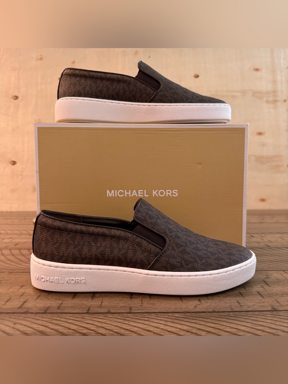 New Michael Kors Heaton Slip-On Sneakers Brown Size 7 w/box